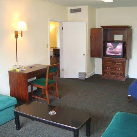 Town House Motel Tupelo Dış mekan fotoğraf