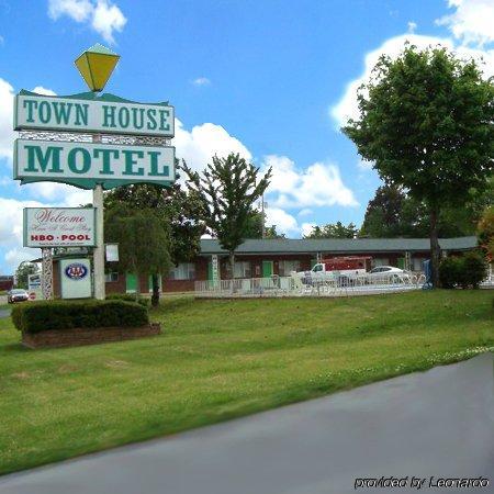 Town House Motel Tupelo Dış mekan fotoğraf